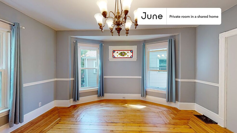 Primary Photo - Private bedroom in 7 bed/2 bath Home