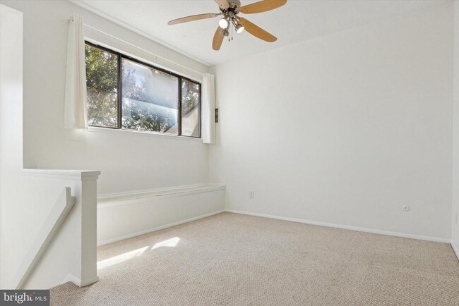 Building Photo - 503 Freedom Cir