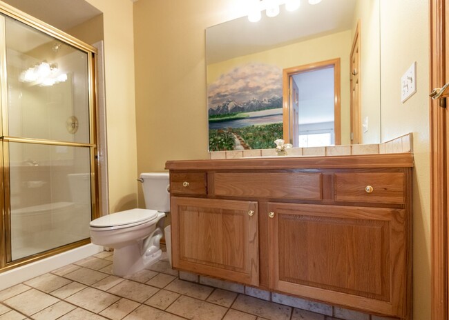 Building Photo - *COMING SOON* 5 Bedroom Broadmoor Beauty A...