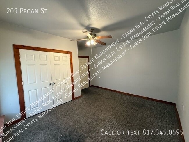 Building Photo - 209 Pecan St