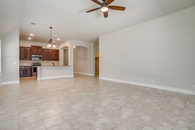 Building Photo - Amazing 3 Bed, 2 Bath Rental Available in the Highly Desirable Live Oak Creek- WSISD- 76108