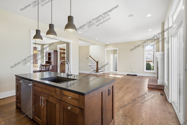 Building Photo - 401 Promontory Ridge