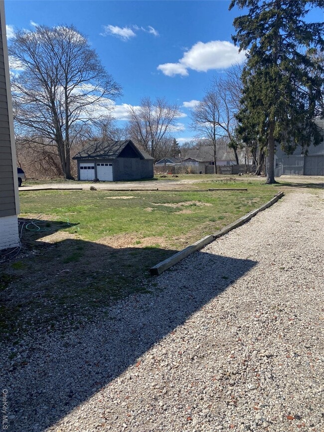 Building Photo - 96 River Ave