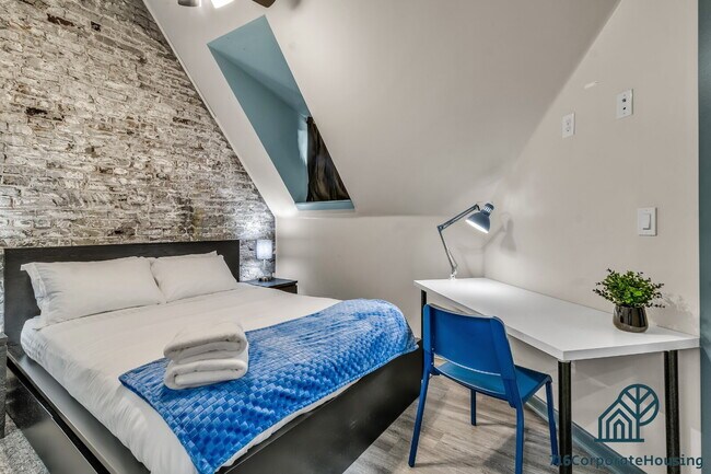 Building Photo - Furnished 2-Bedroom, 2-Bath Apartment near the Medical Campus