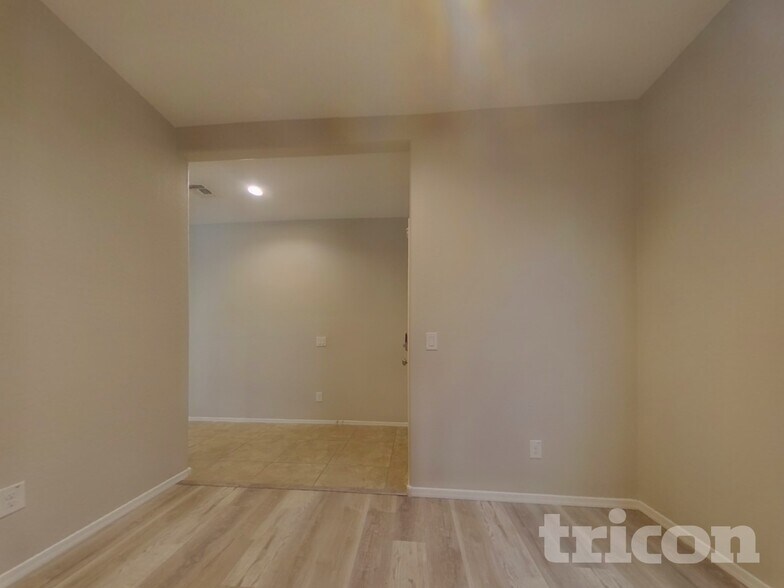 Building Photo - 31062 W Mulberry Dr