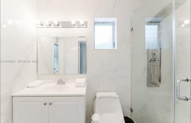 Building Photo - 4017 Monroe St