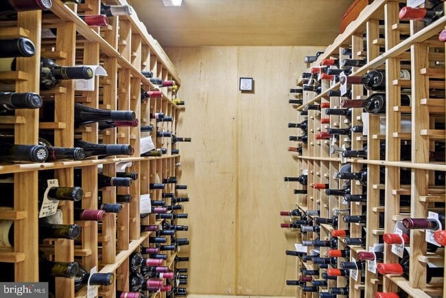 Building Photo - 9939 Bentcross Dr