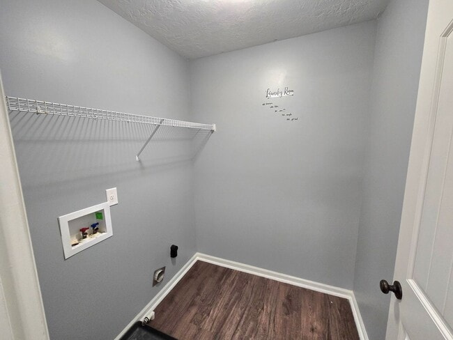 Building Photo - 3222 Alexandria Dr