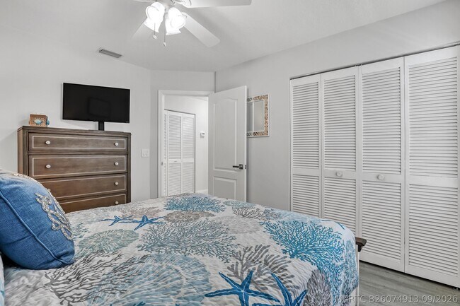 Building Photo - 24 Admirals Ct
