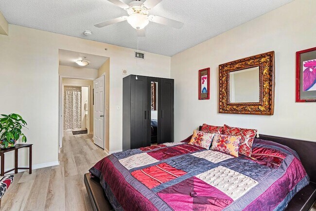 Building Photo - 616 Clearwater Park Rd