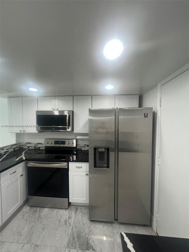 Building Photo - 406 NW 68th Ave