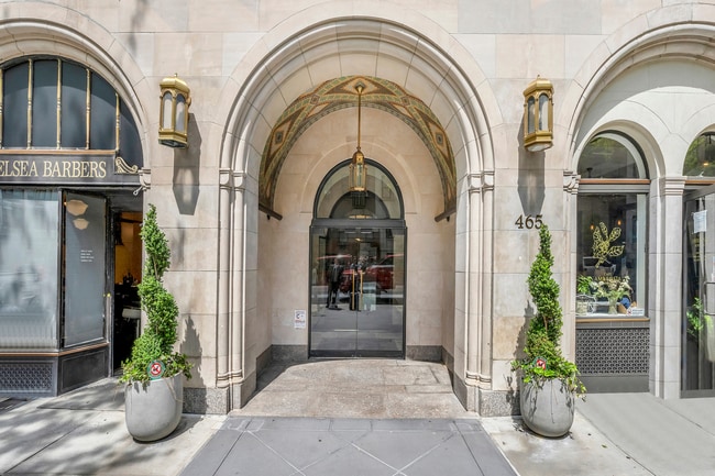 Building Photo - 465 W 23rd St