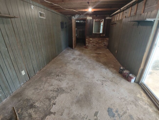 Building Photo - Downtown PC with River View