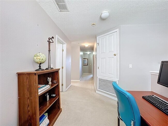 Building Photo - 526 Henley Cir