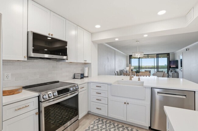 Building Photo - 4253 Bay Beach Ln