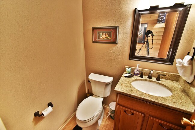Building Photo - Lake Dillon Condos 203