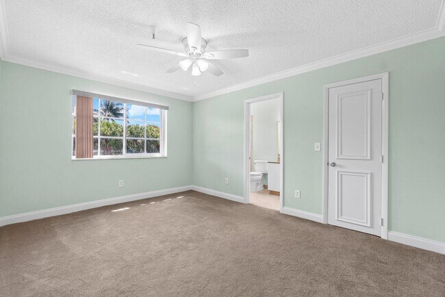 Building Photo - 111 Yacht Club Way