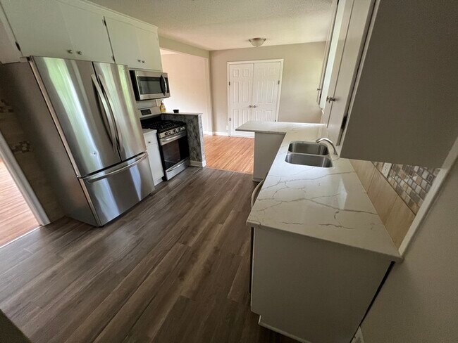 Building Photo - 1760 City Heights Dr