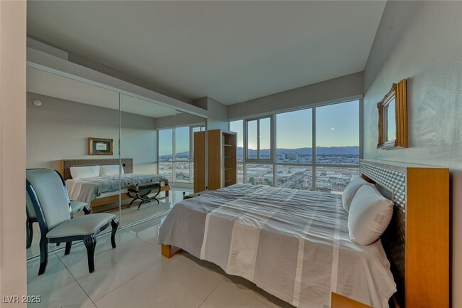 Building Photo - 4575 Dean Martin Dr