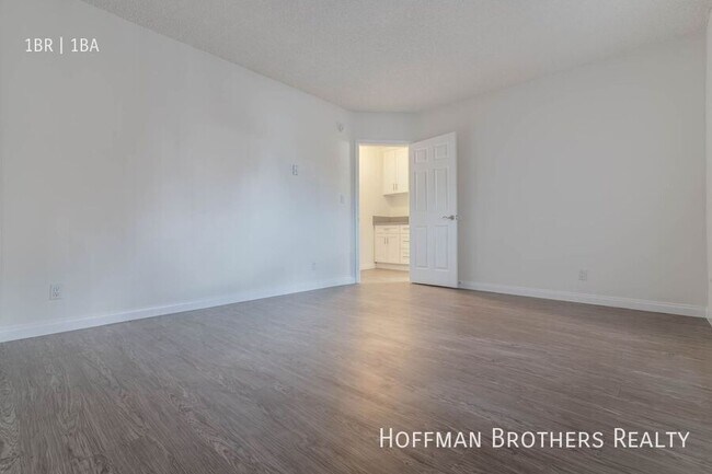 Building Photo - 8123 Langdon Ave