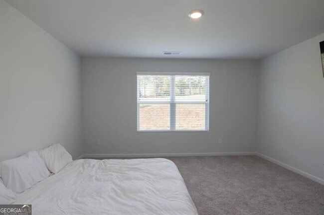 Building Photo - 165 Sweet Briar Wy