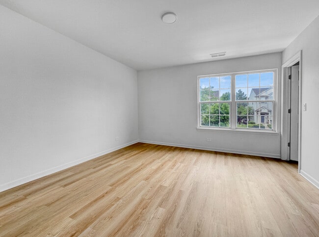Building Photo - 1089 Ellsworth Dr
