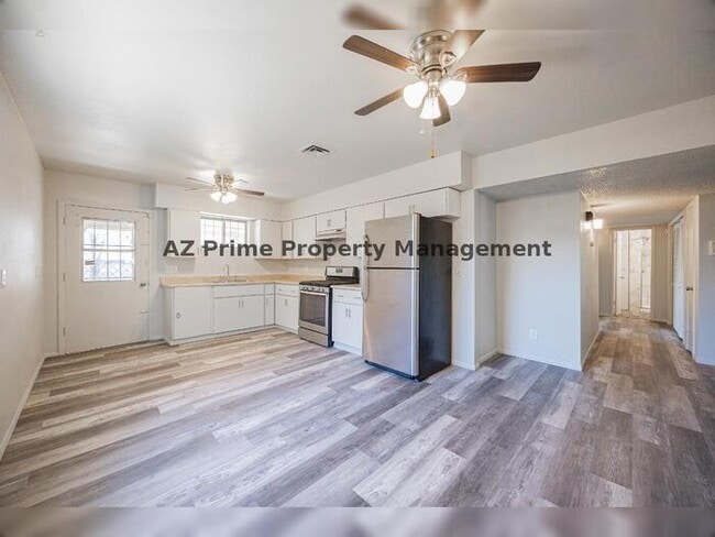 Building Photo - 1423 E Virginia Ave