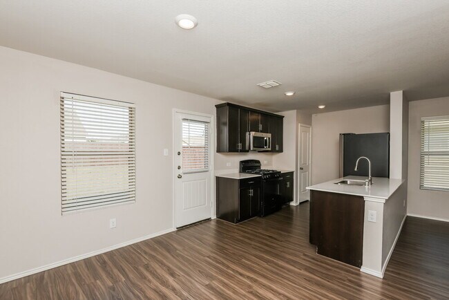 Building Photo - 412 Blue Crow Ln