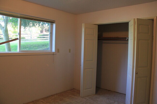 Building Photo - 1432