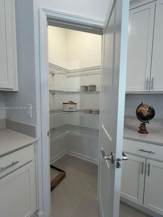 Building Photo - 5984 Zen Wy