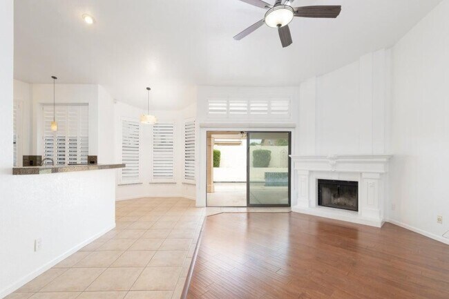 Building Photo - 3350 S Oleander Dr