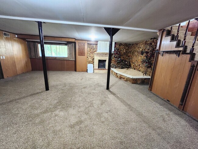 Building Photo - 139 Saratoga Dr