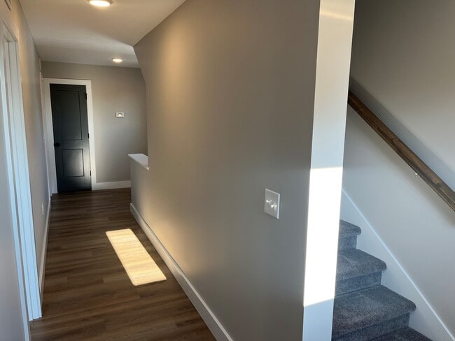 Building Photo - 601 E Miller Dr