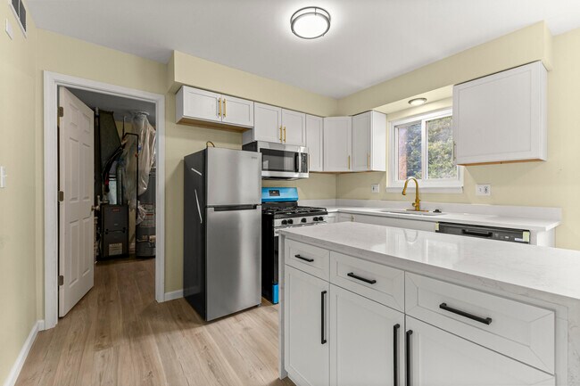 Building Photo - 22483 Sunnydale St