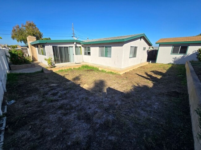 Building Photo - Spacious 3BR/2BA with Modern Upgrades, Lar...