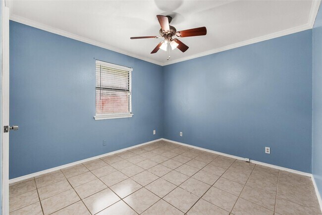 Building Photo - 135 Navajo Cir