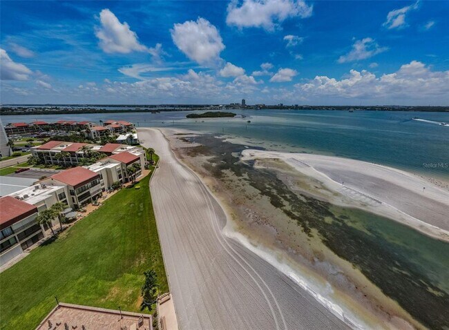 Building Photo - 800 S Gulfview Blvd