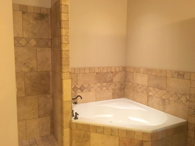 Building Photo - 74 W 100 S