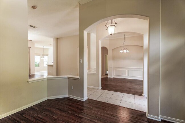 Building Photo - 16507 Falcons Cove Dr