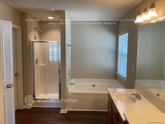 Building Photo - 15604 Carrington Ridge Dr