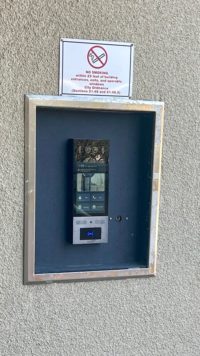 Building Photo - 2255 Showers Dr