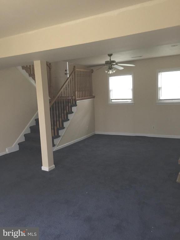 Building Photo - 11919 Stansbury Dr