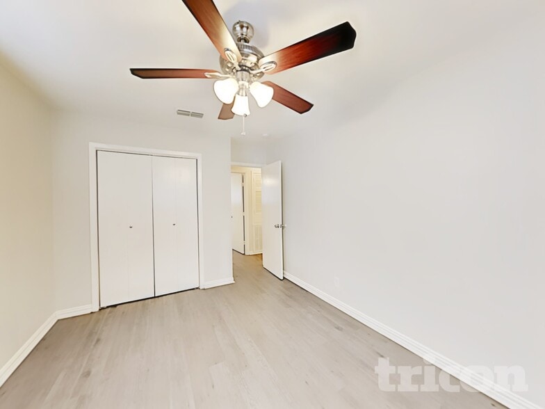 Building Photo - 902 Woodbrook St