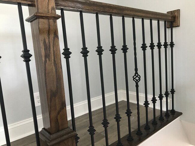 Building Photo - 1001 S 8th St