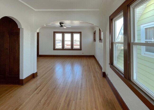 Building Photo - 1605 Yout St