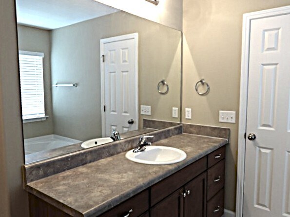 Building Photo - 35 Summer Hill Ct