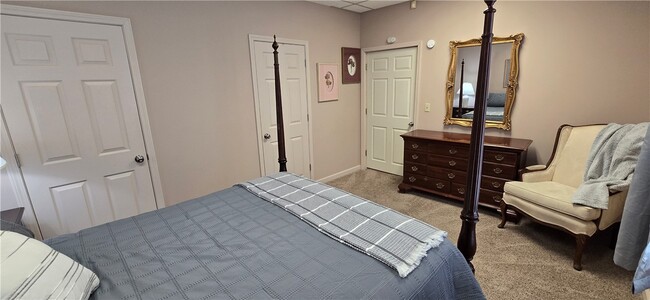 Building Photo - 315 Laurens St