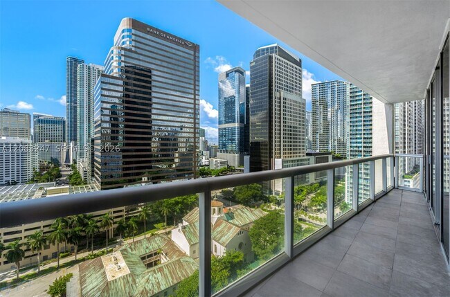 Building Photo - 495 Brickell Ave