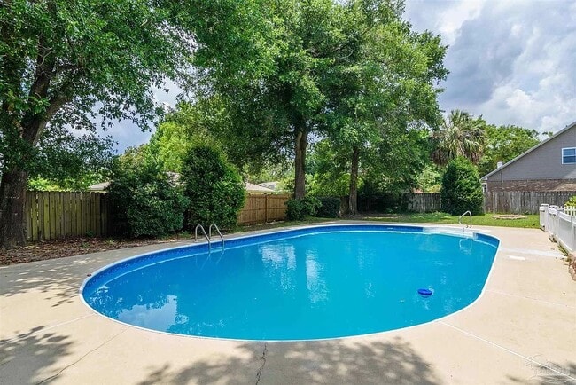 Building Photo - 6464 Lake Charlene Ct