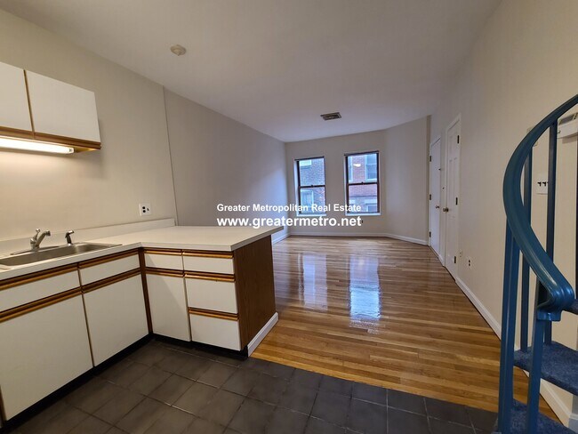 Building Photo - 30 Clark St